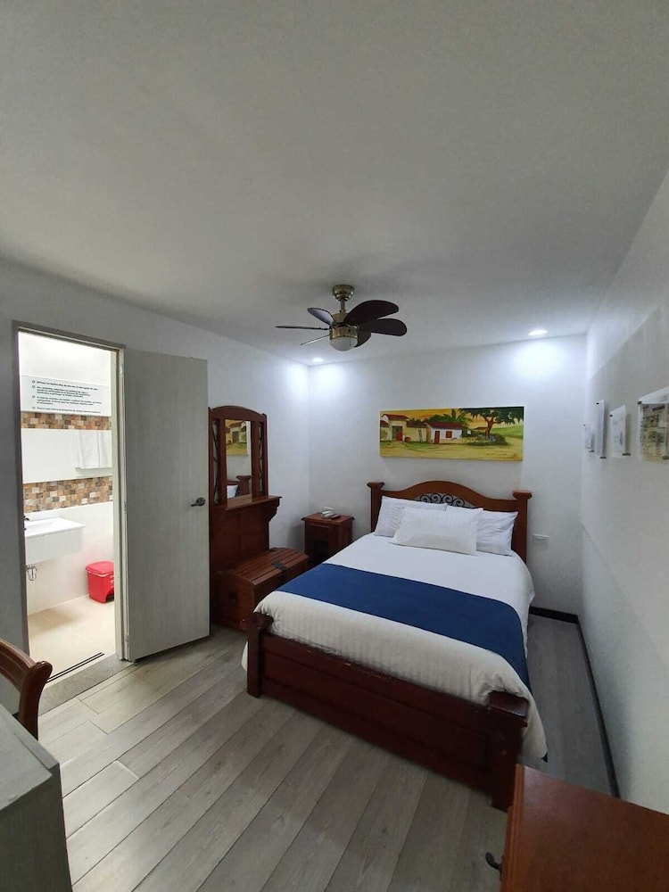 Basic Single Room photo 2