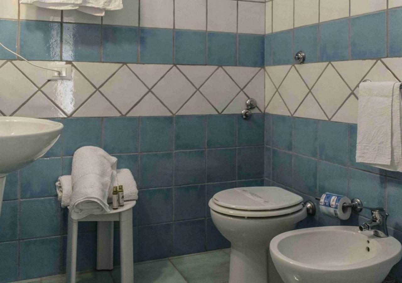 Double Room with Sea View - Photo 1