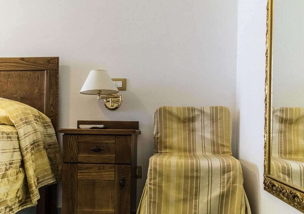 Double Room - Photo 5