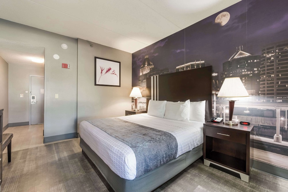 Room, 1 King Bed, Accessible, Non Smoking - Photo 3