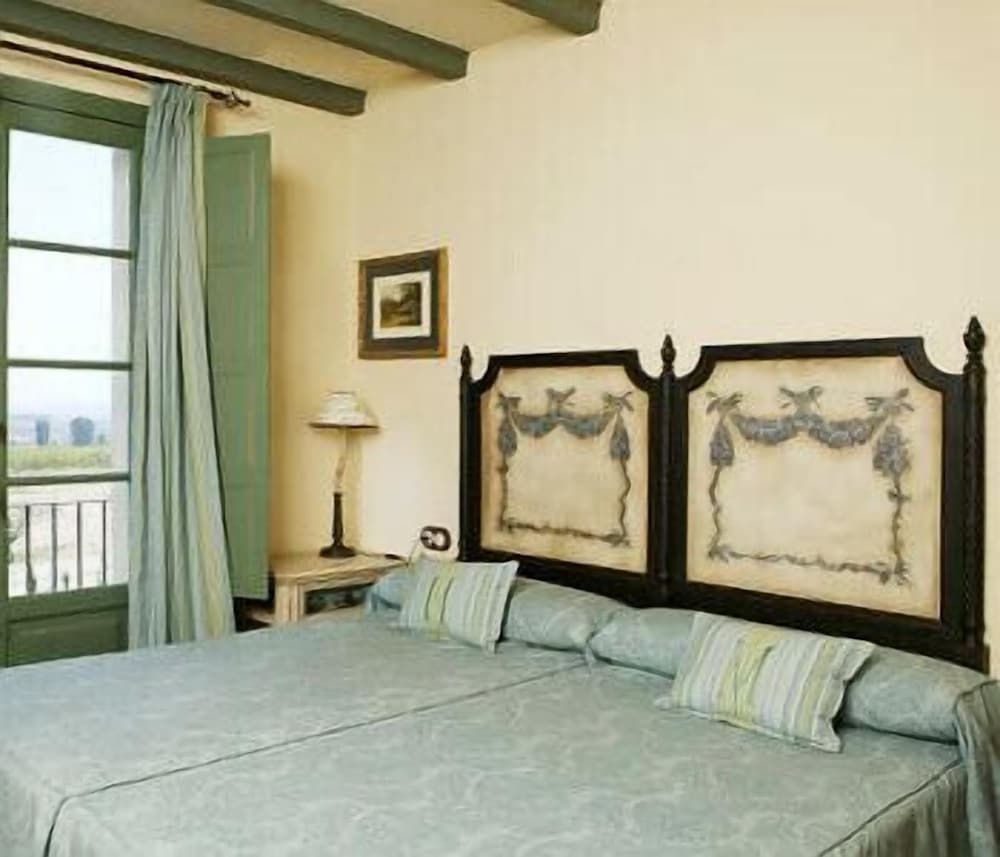 Twin Room - Photo 1