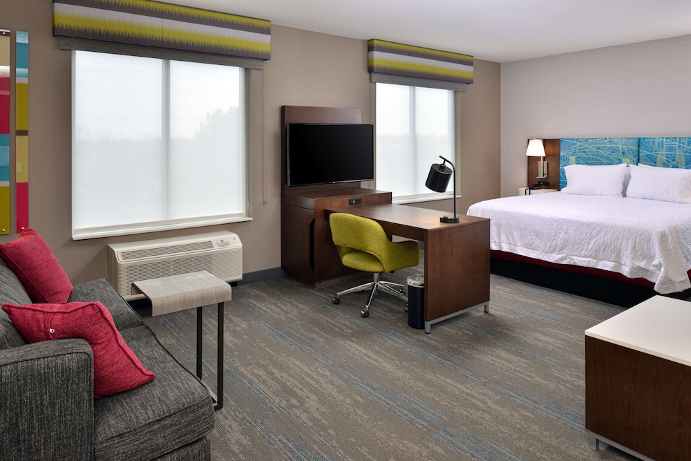 Suite, 1 King Bed, Accessible, Refrigerator & Microwave (Hearing) - Photo 3