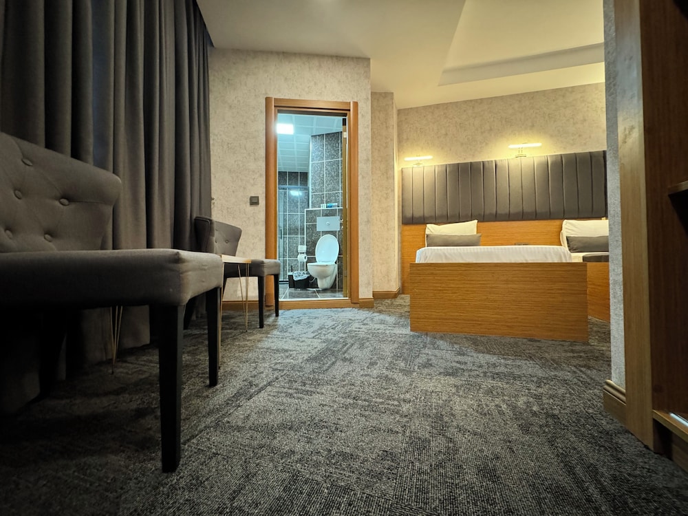 Standard Triple Room with City View photo 3