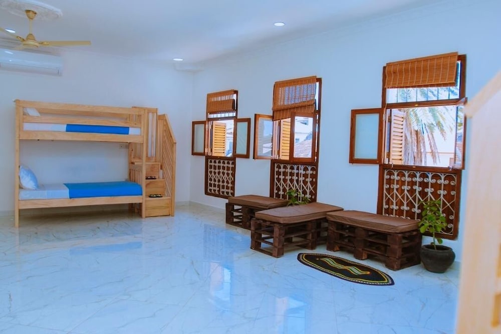 Standard Shared Dormitory, Mixed Dorm