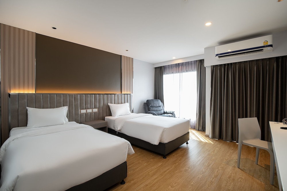 Premium Twin Room - Photo 7