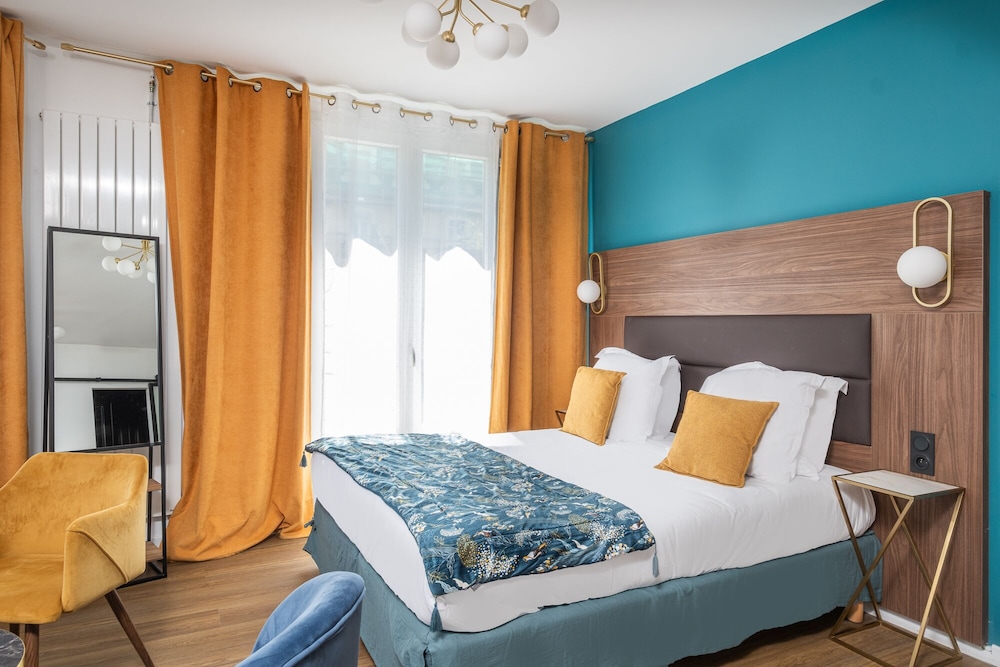 Executive Quadruple Room, Non Smoking, City View photo 3