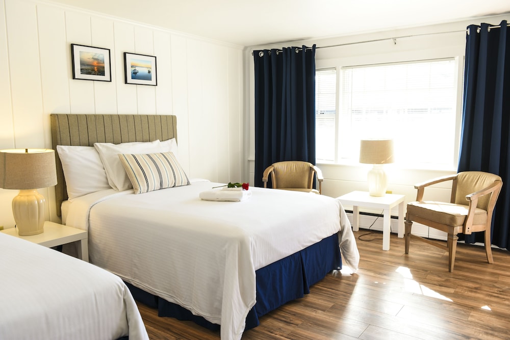 Standard Room, 2 Queen Beds photo 3