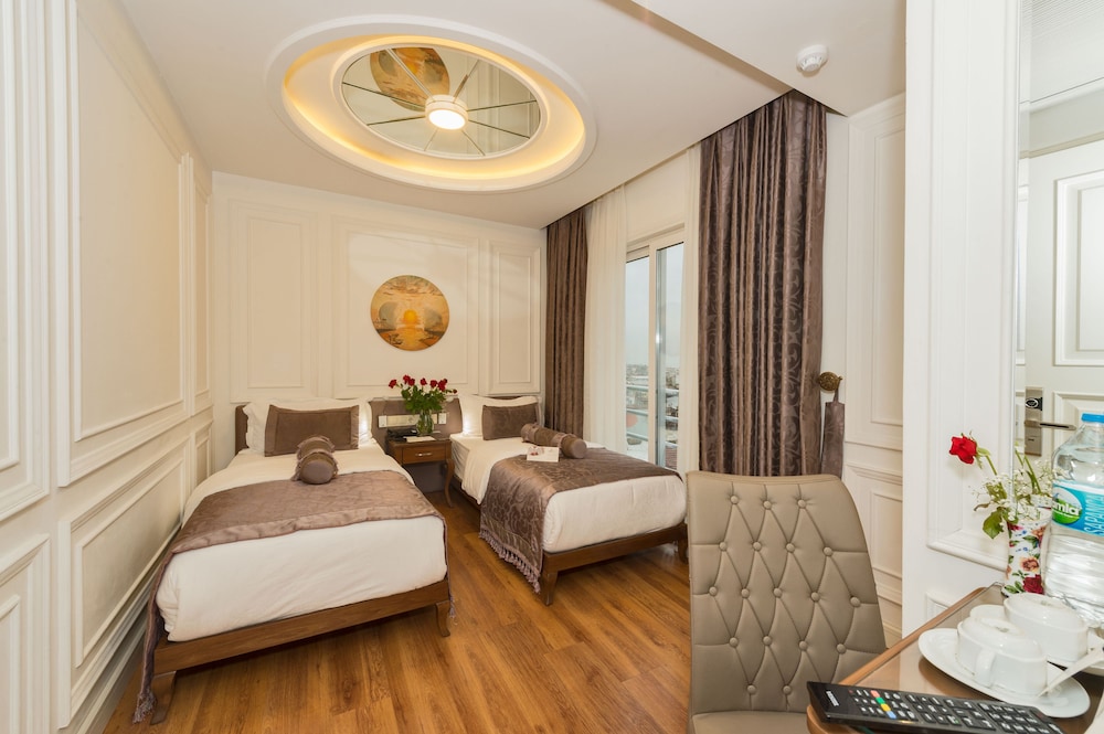 Standard Twin Room, Sea View photo 1