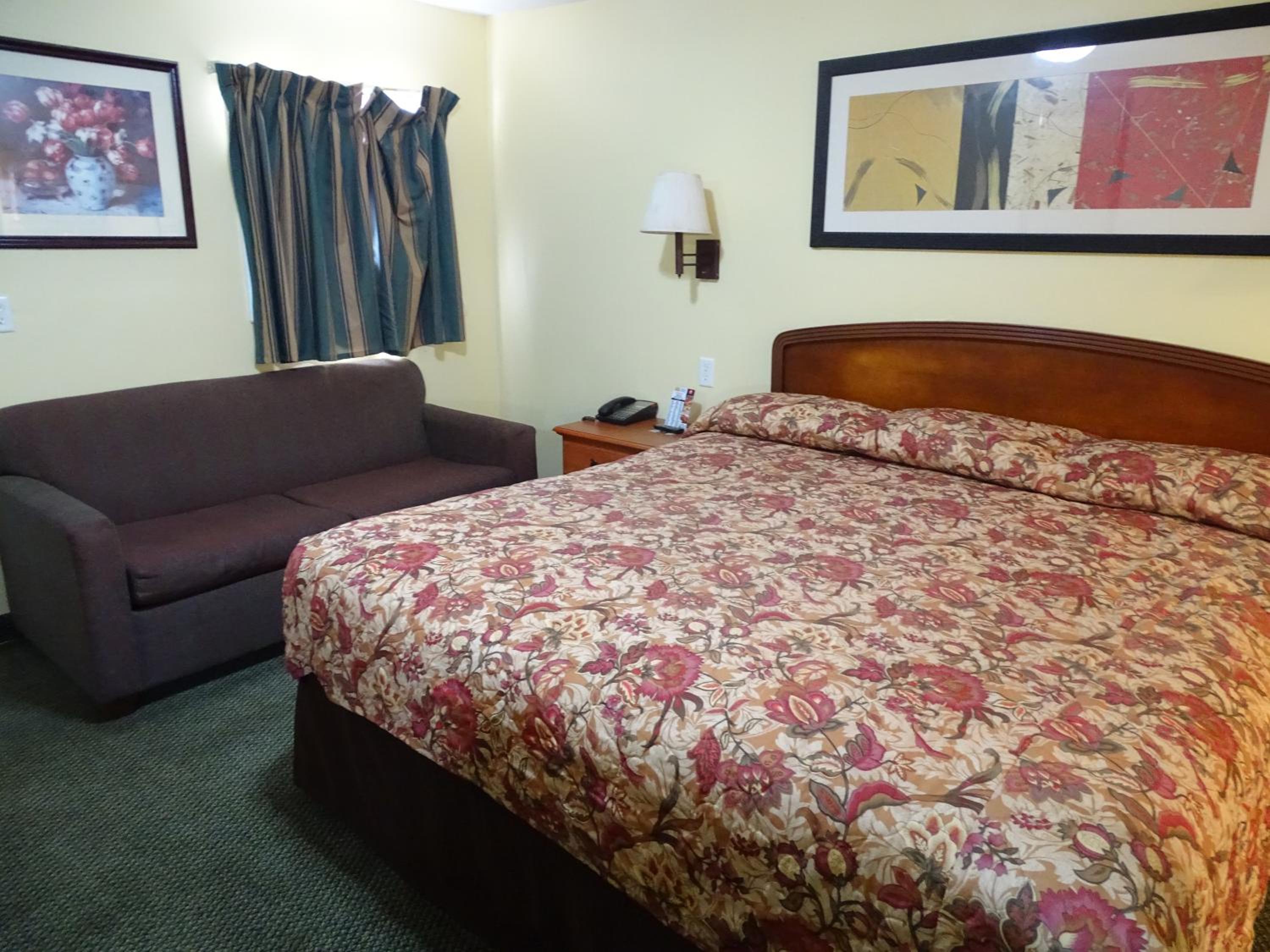 Deluxe King Room photo 1