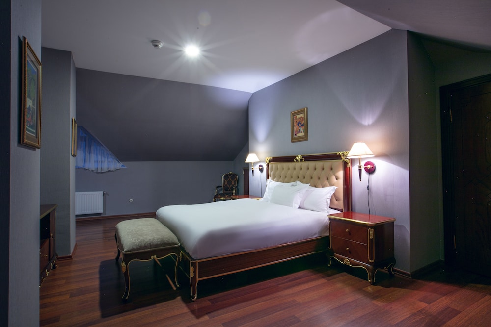 Executive Suite photo 1