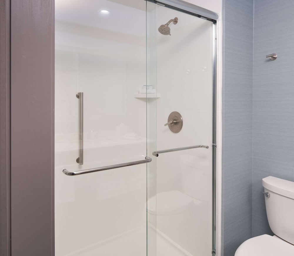 Suite, 1 King Bed, Accessible, Ocean View - Photo 8