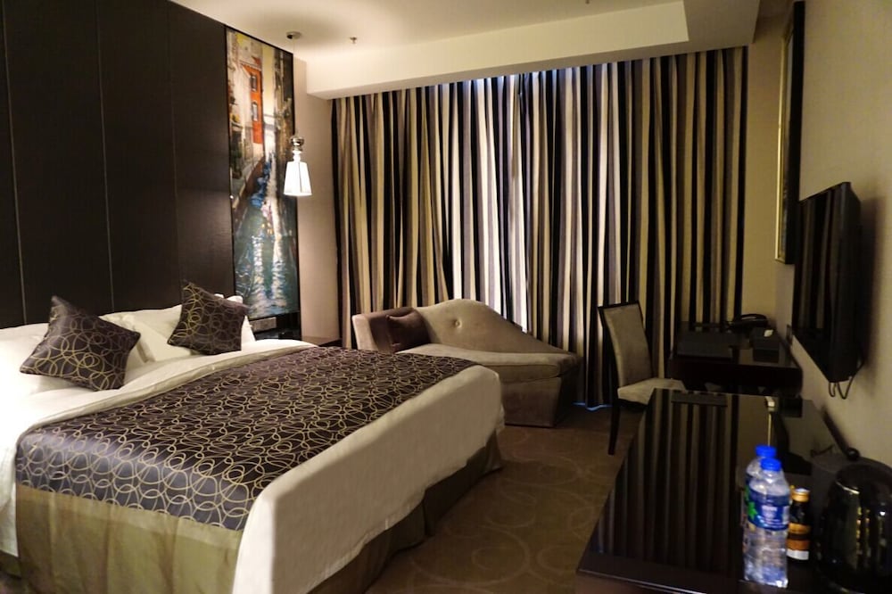 River View Business King Room