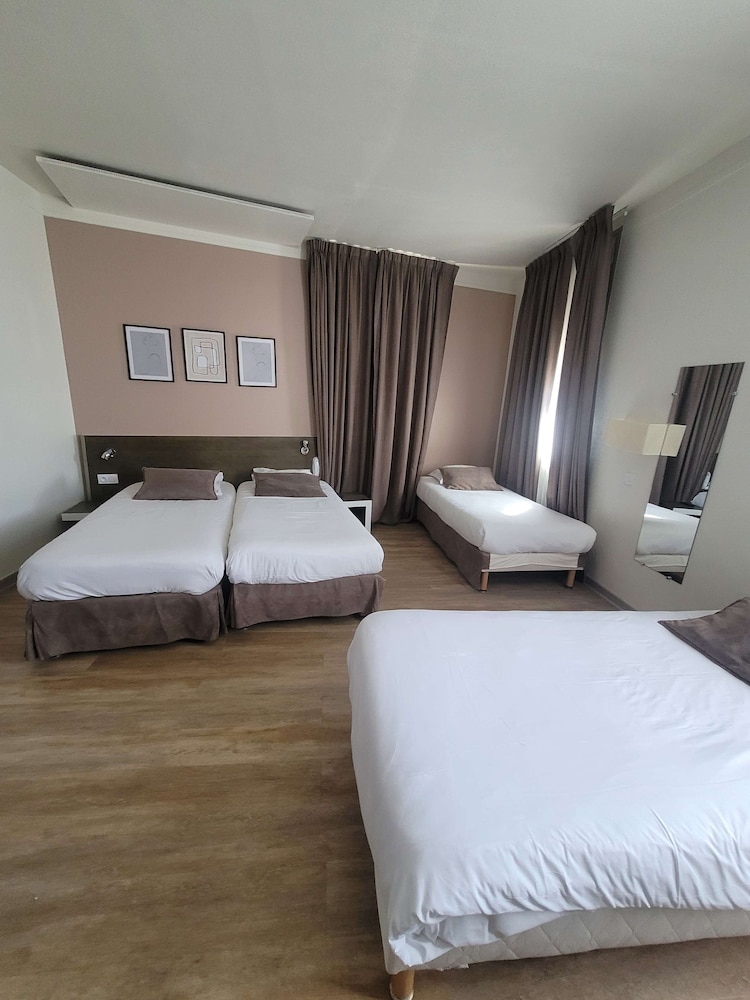 Standard Room, 2 Twin Beds - Photo 70