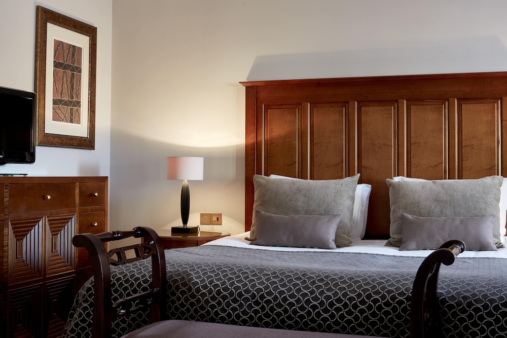 Aphrodite Suite with Jacuzzi Golf & Sea View - Photo 1