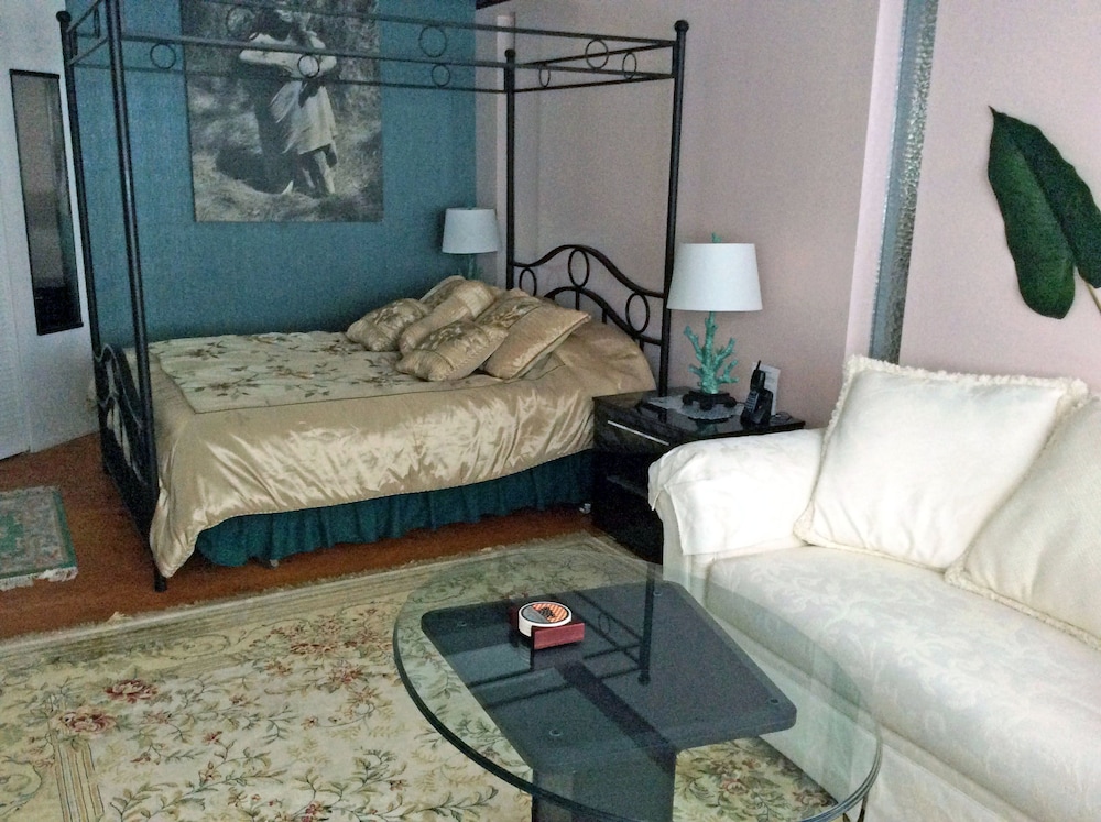 Den Suite photo 1