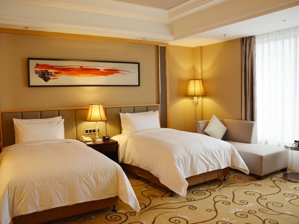 Deluxe Room, 2 Twin Beds, Smoking