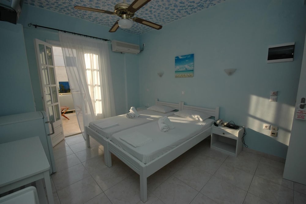 Standard Room photo 2