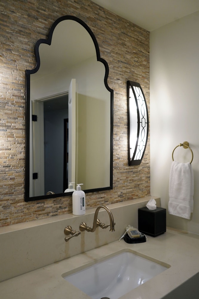 Room, 1 King Bed (Wilde Haven Spa) - Photo 3