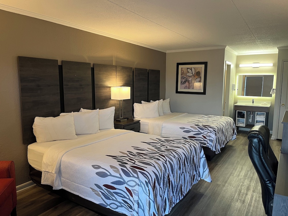 Deluxe Room, 2 Queen Beds, Accessible, Non Smoking - Photo 1