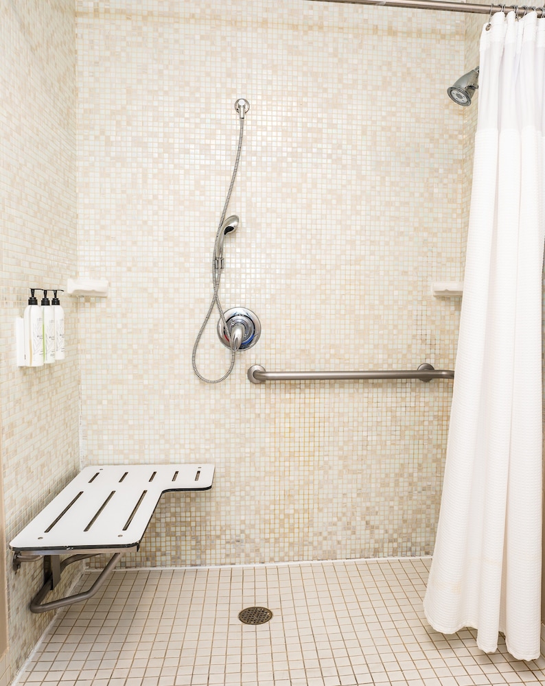 Suite, 1 King Bed with Sofa bed (Mobility Accessible, Roll-In Shower) - Photo 6