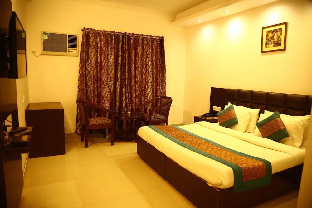 Executive Double Room, 1 Bedroom, Smoking, City View