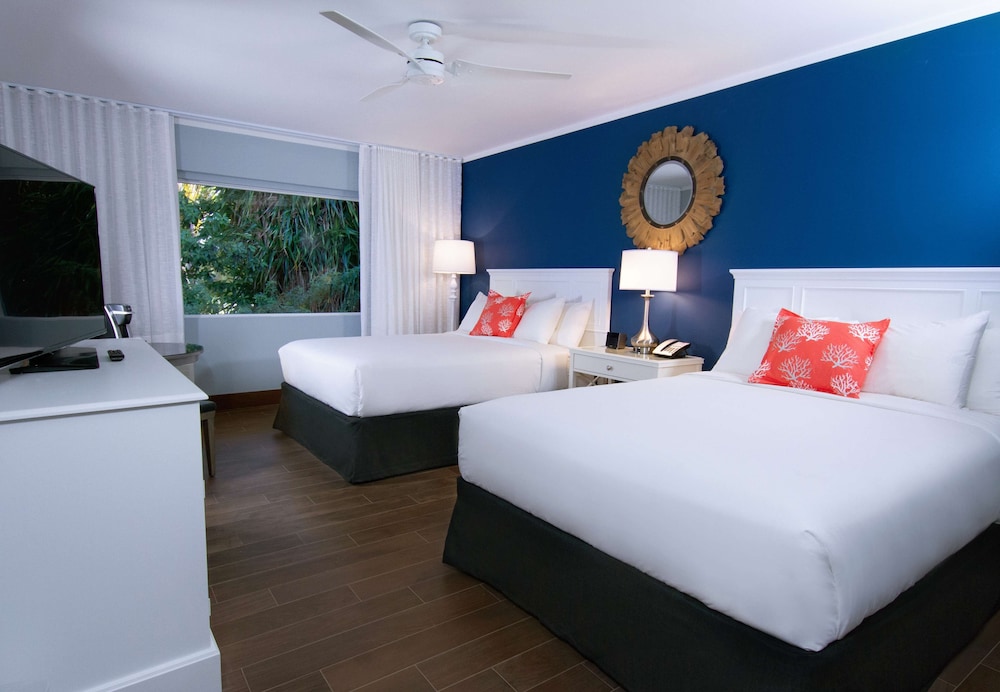 Room, 2 Queen Beds, Garden View (Captivating)