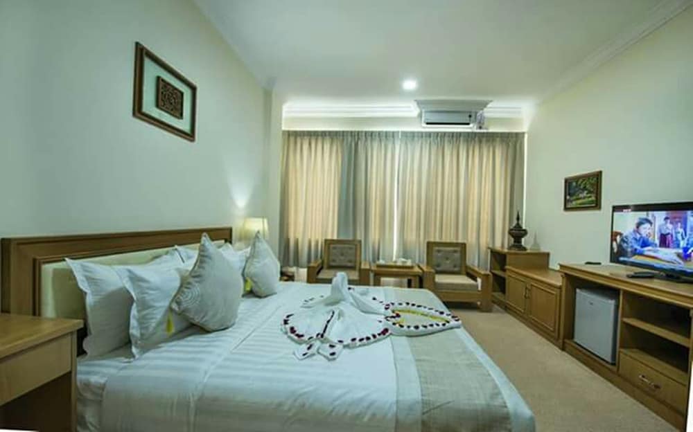 Deluxe Double or Twin Room photo 2