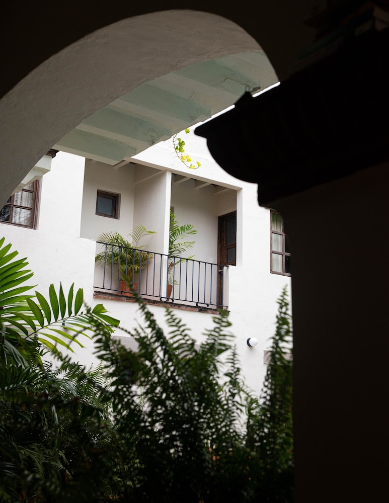 Premium Room - Photo 16