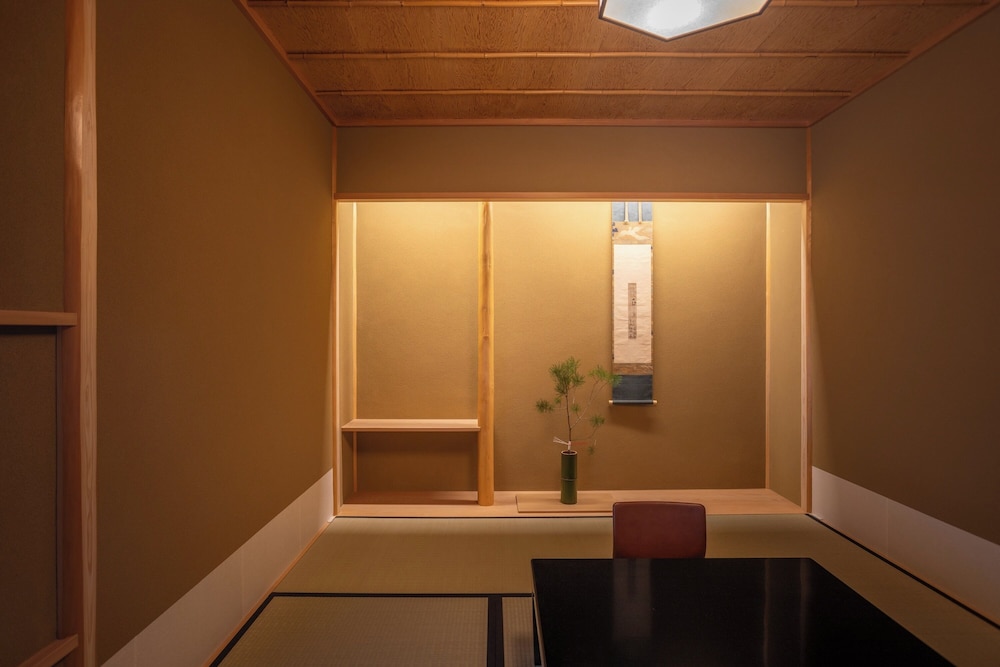 Presidential Suite, 2 Bedrooms, Private Bathroom, Mountain View photo 2