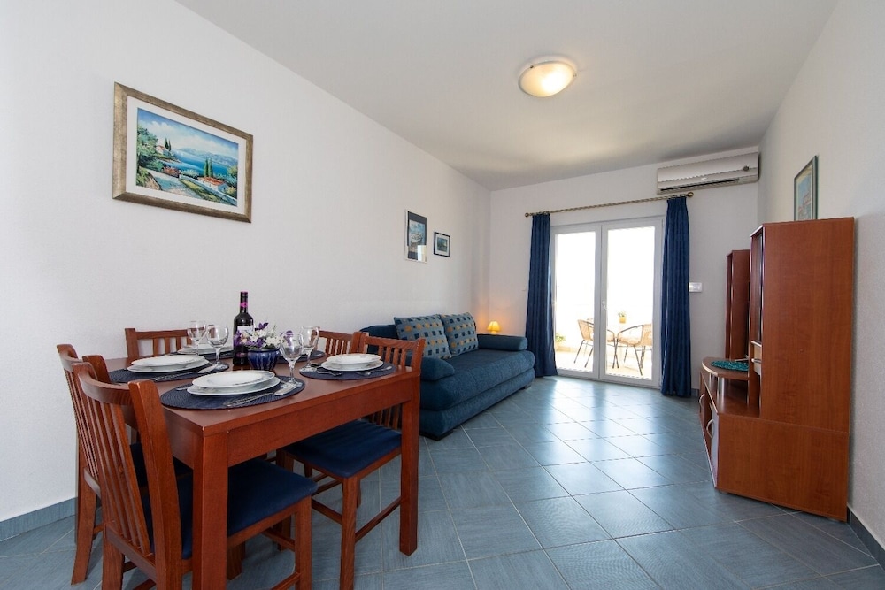 Apartment (Ruzica - with sea view - A1 - plavi(3)