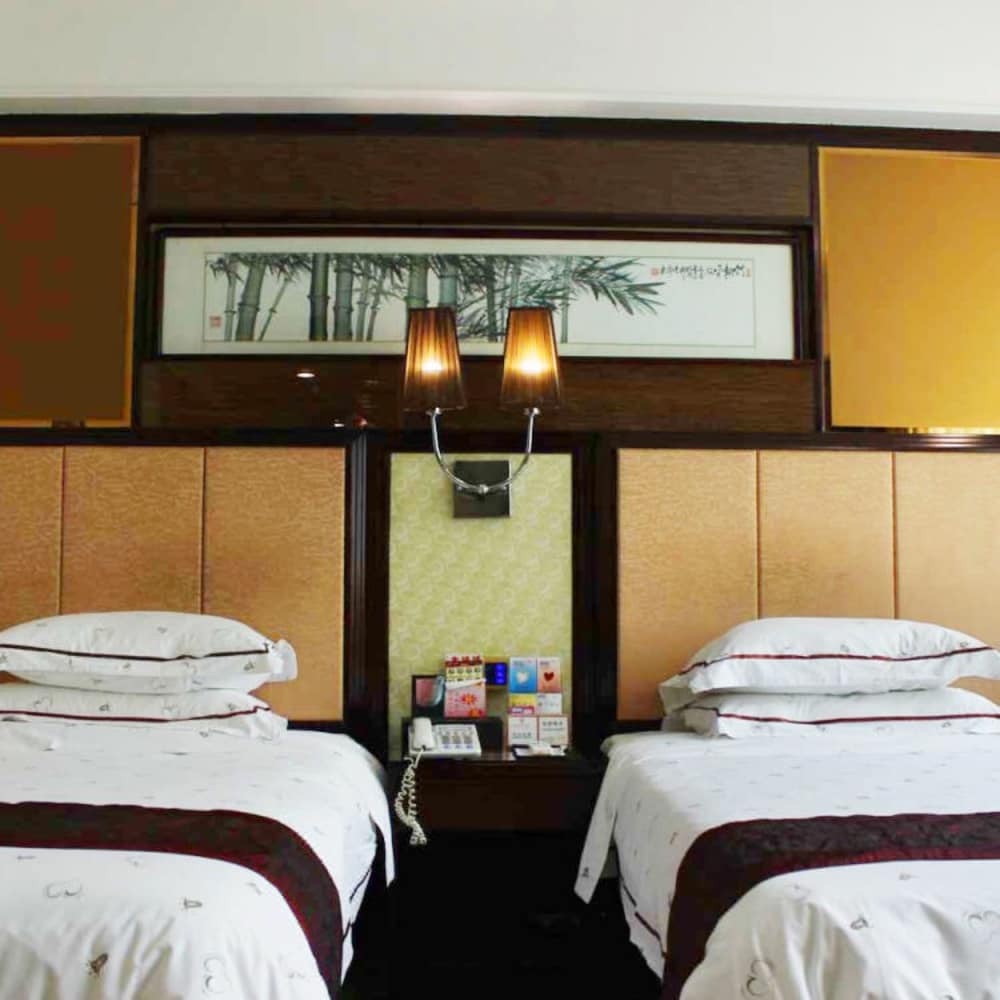 Deluxe Twin Room photo 1
