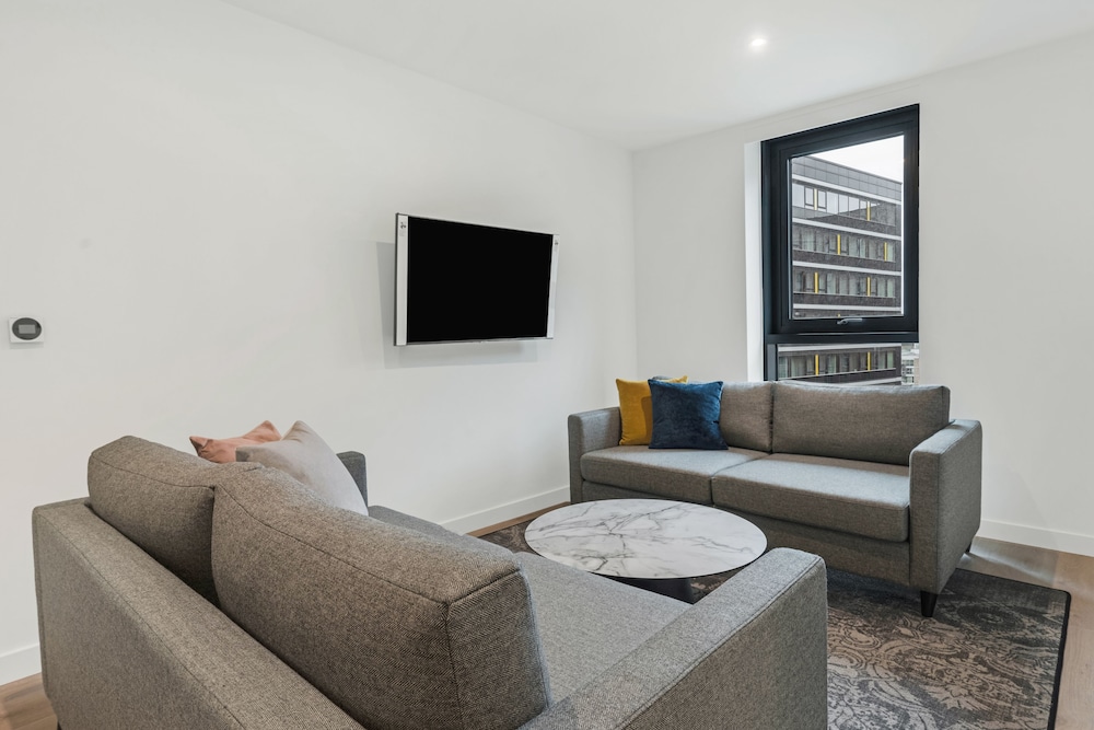Two Bedroom Apartment - Photo 5