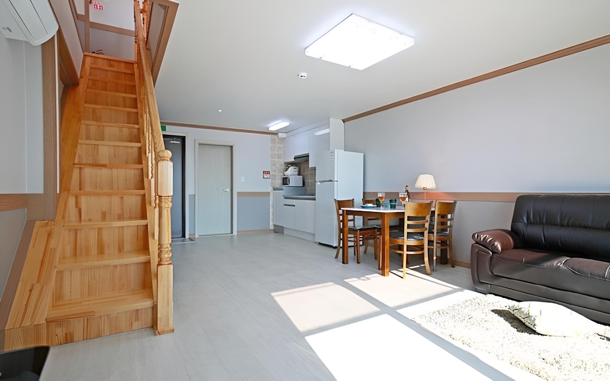Room (HILL A (Duplex)) photo 2
