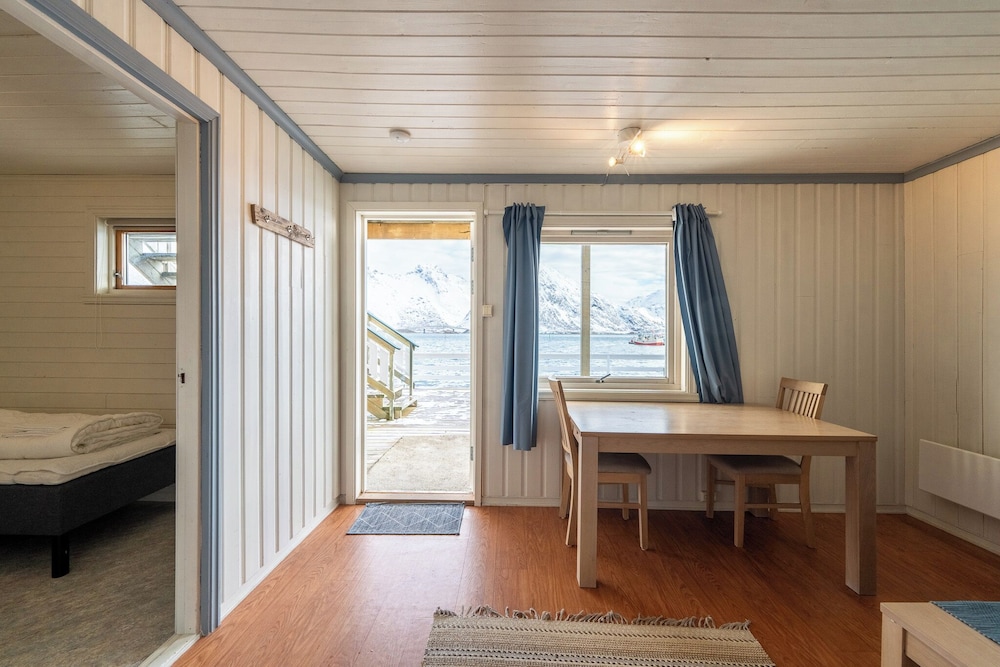 Comfort Apartment, 1 Bedroom, Kitchen, Sea View (Jarl)