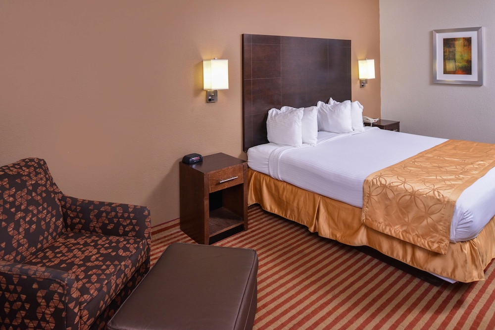 Room, 1 King Bed, Non Smoking photo 3