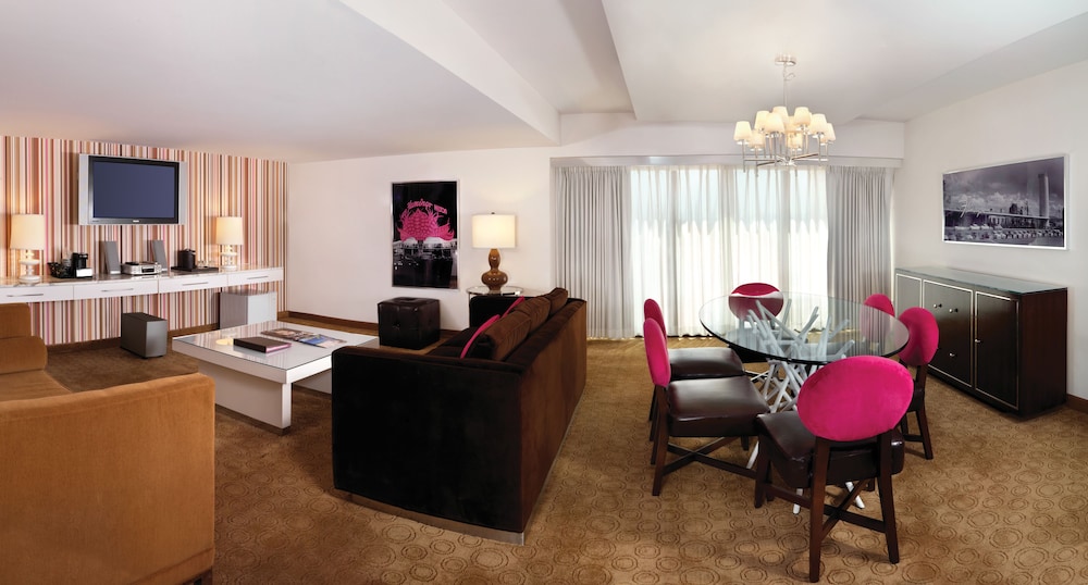 Go Premium Suite, 1 King, Non-smoking