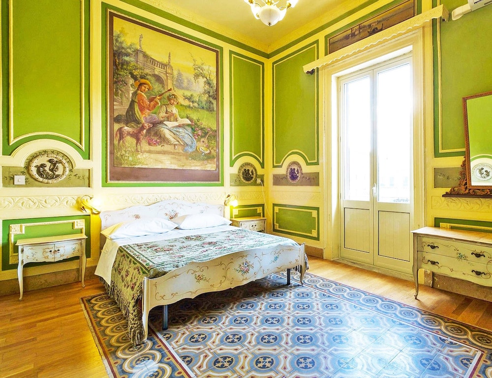 Deluxe Double Room, Balcony (THE DUCHESS) photo 2