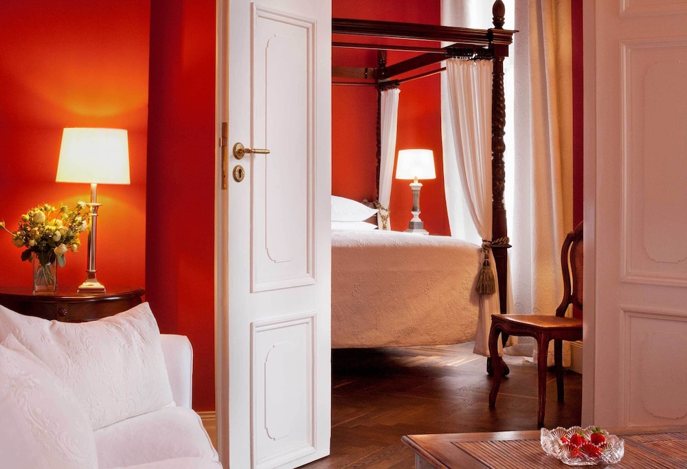 Suite, 1 King Bed