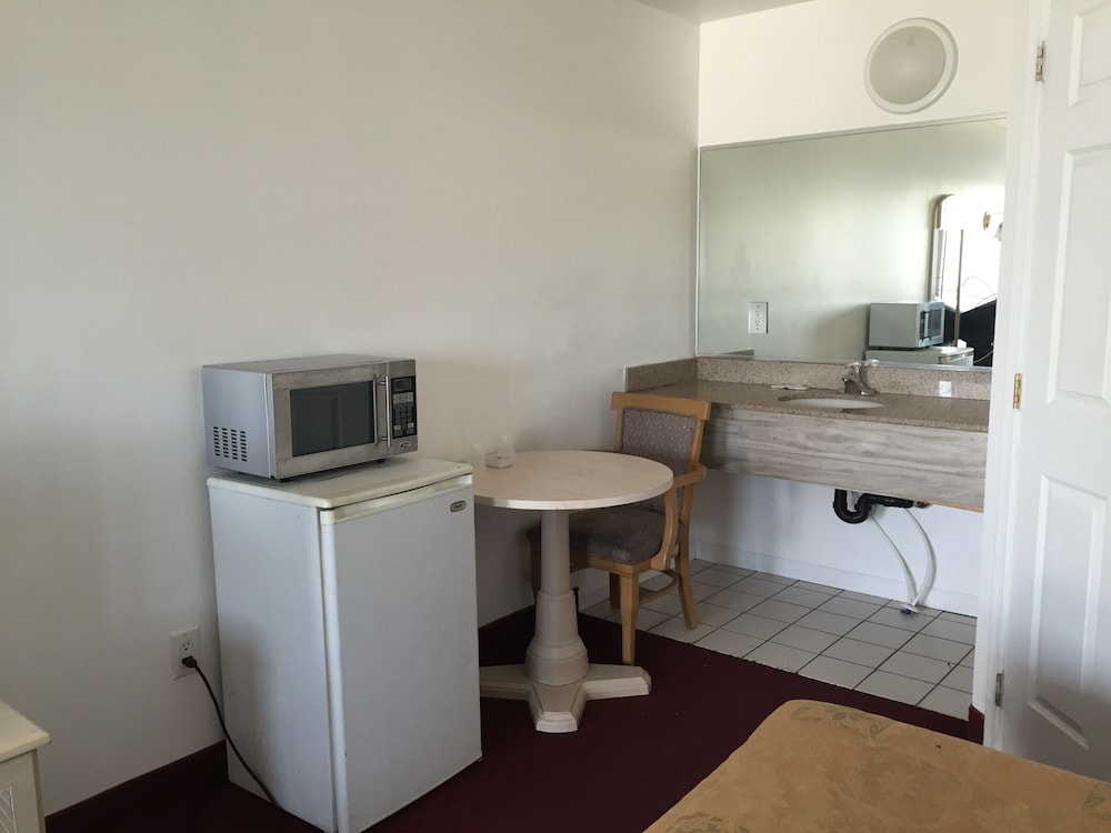 Room, 1 King Bed, Accessible, Non Smoking photo 3