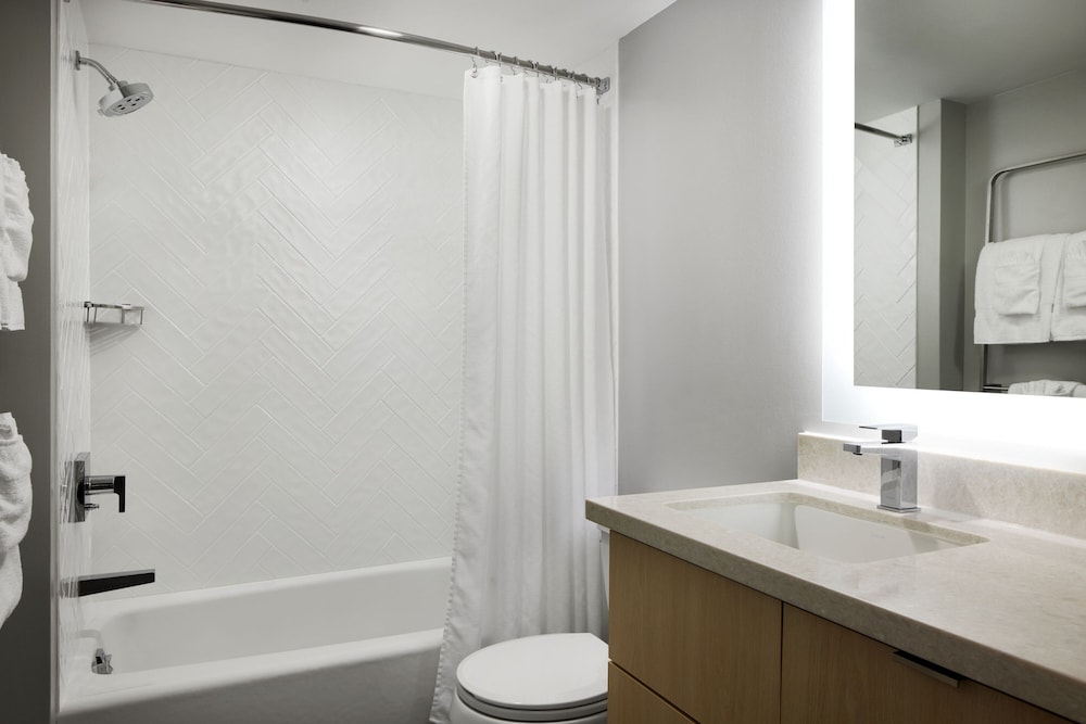 Suite, 1 Bedroom (Hearing Accessible)