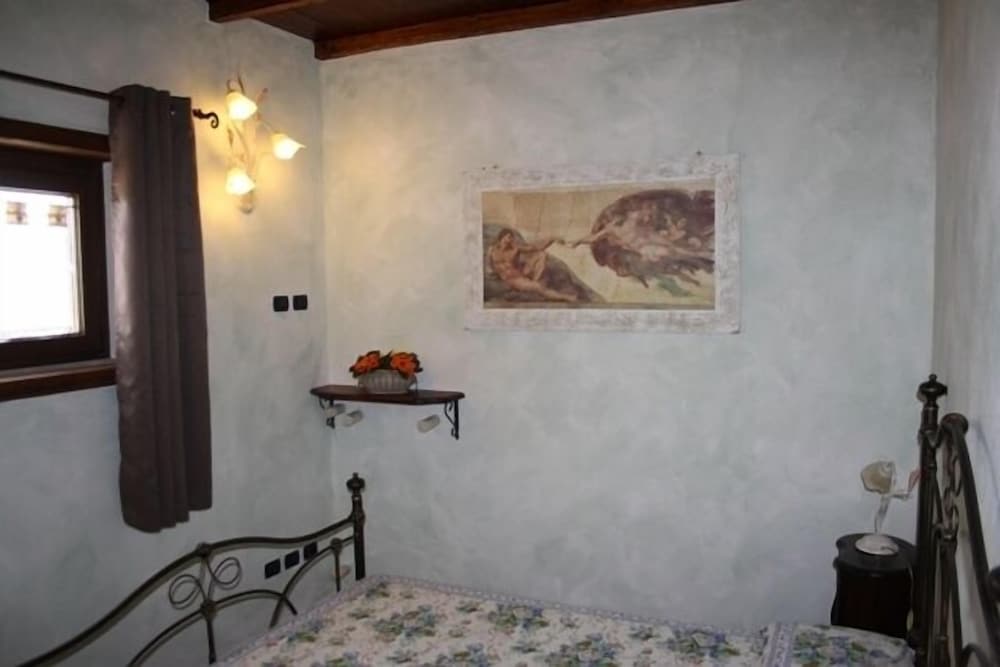 Traditional Apartment, Valley View photo 2