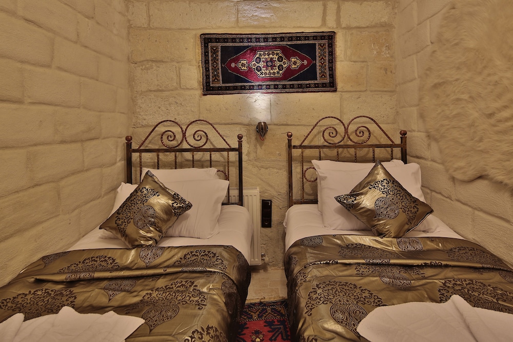 (202) Standard Stone Room photo 2