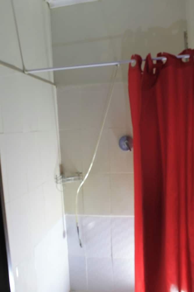 Basic Double Room Single Use, 2 Double Beds photo 2