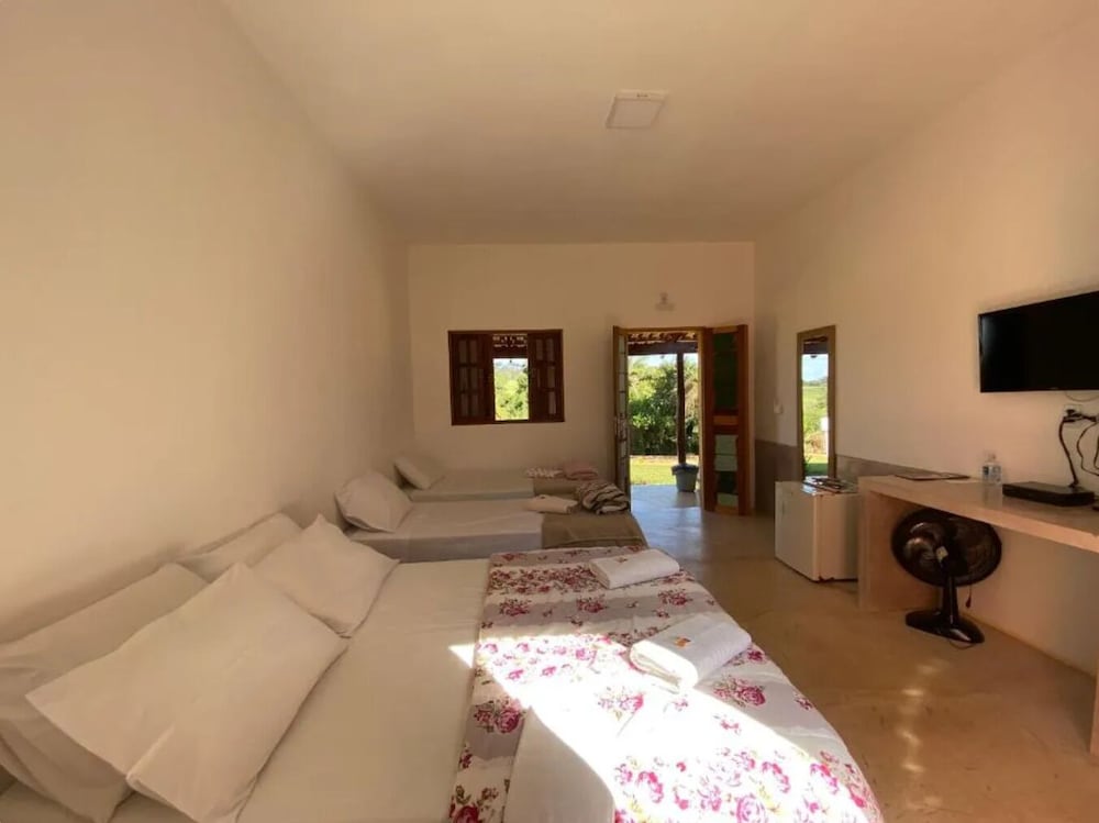 Family Chalet, 1 Queen bed and 3 Single Beds, Garden View photo 2