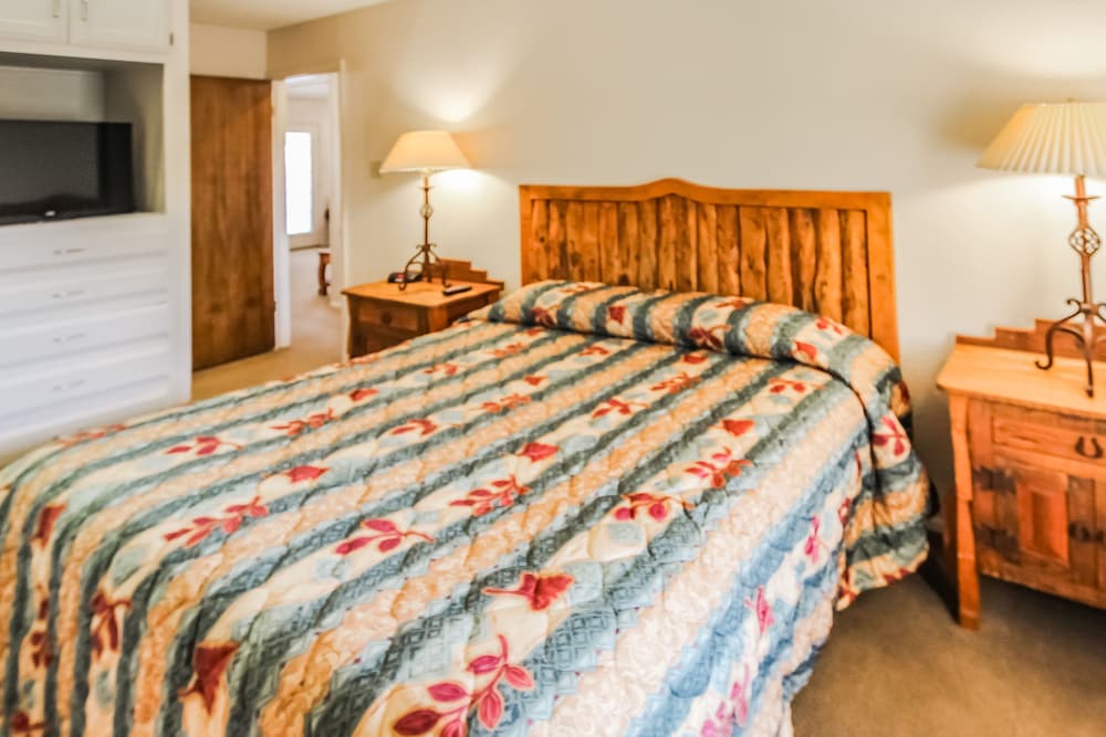 Room, 2 Bedrooms, Non Smoking photo 1