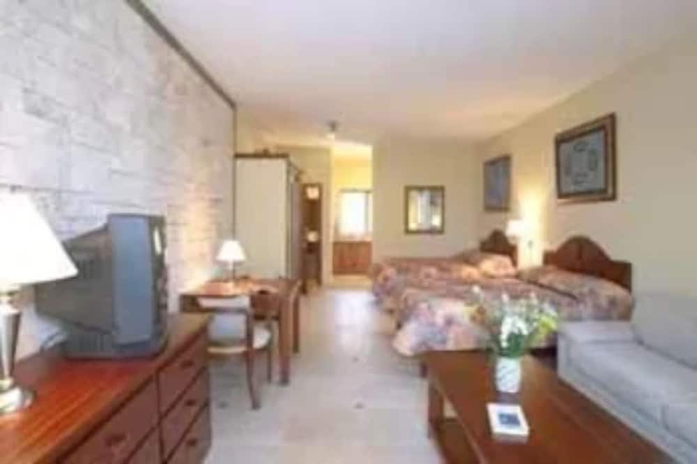 Junior Suite, 2 Queen Beds