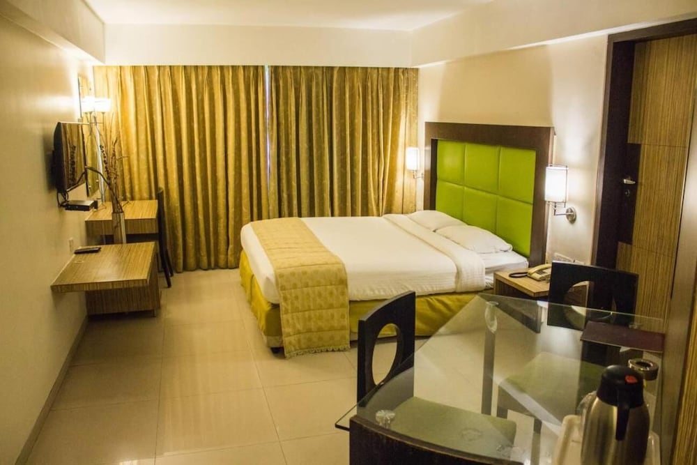 Executive Room - Photo 4