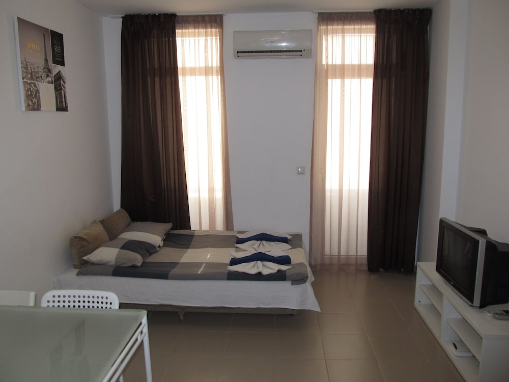 Classic Apartment photo 3