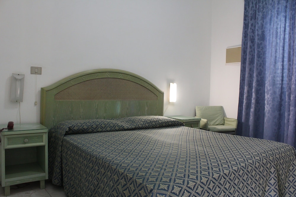 Standard Double Room photo 3