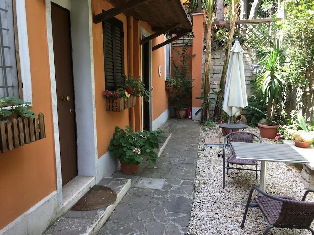 Double Room, Ensuite, Garden View photo 2